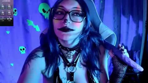   online show from November 27, 2:19 pm