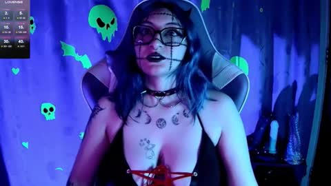   online show from December 2, 2:12 pm