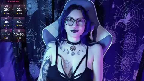 Snapshot of kimlennox__ chatting on June 9, 1:23 pm Kim Lennox online show from June 9, 1:23 pm