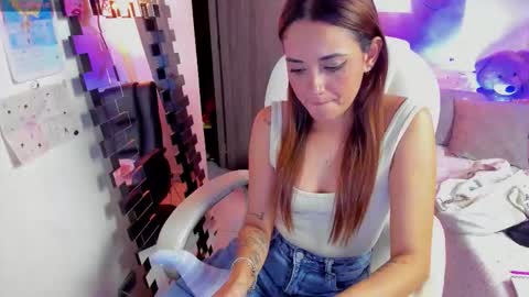 kimmberly_saenz_ online show from February 26, 12:09 am