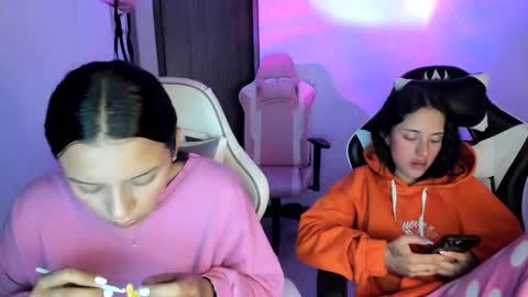 Snapshot of kimmi_foxy chatting on October 1, 11:22 pm kimmi online show from October 1, 11:22 pm