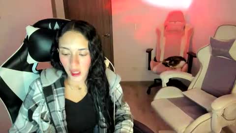 Snapshot of kimmi_foxy chatting on October 10, 11:15 pm kimmi online show from October 10, 11:15 pm