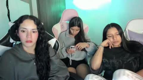 Snapshot of kimmi_foxy chatting on October 17, 11:51 pm kimmi online show from October 17, 11:51 pm
