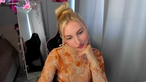 kimmy1_powell online show from July 1, 4:25 am