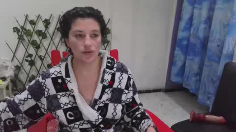 Snapshot of kimmy_sander1 chatting on October 31, 4:35 am Kimmy online show from October 31, 4:35 am