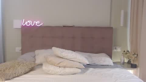Snapshot of kimshineee chatting on April 28, 3:11 am KimShineee online show from April 28, 3:11 am