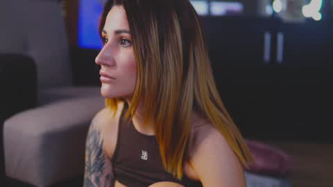 KimSkye online show from January 18, 5:20 am