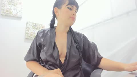 Snapshot of kimthompsonn chatting on January 25, 3:52 pm Kim Thompson online show from January 25, 3:52 pm