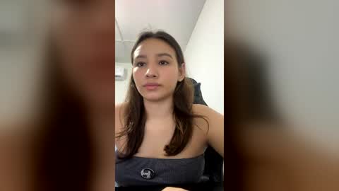 Snapshot of kimty_ chatting on August 3, 7:39 pm kimty online show from August 3, 7:39 pm