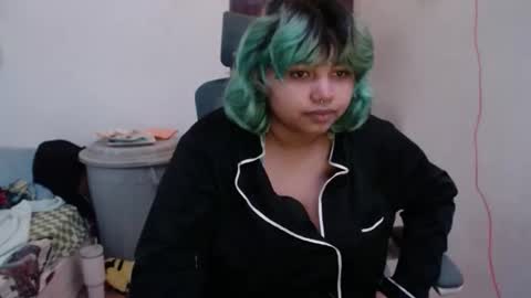 Snapshot of kimy_1 chatting on June 11, 12:32 am kimy online show from June 11, 12:32 am