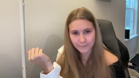 Snapshot of kinci06 chatting on February 19, 7:48 pm kinci06 online show from February 19, 7:48 pm