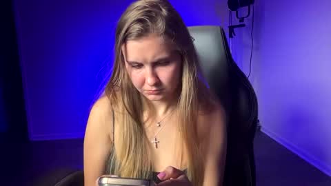 Snapshot of kinci06 chatting on March 5, 11:27 pm kinci06 online show from March 5, 11:27 pm