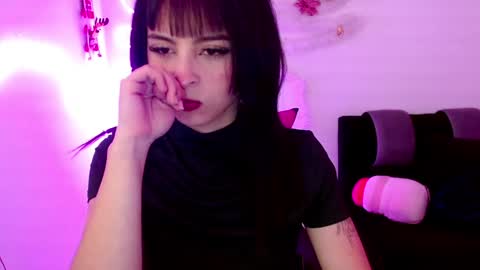 Snapshot of kind_scarlett chatting on January 6, 1:09 am Kind Scarlett online show from January 6, 1:09 am