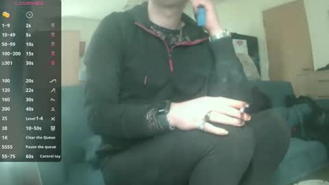 Snapshot of king_asa chatting on May 8, 10:20 am Aidan online show from May 8, 10:20 am