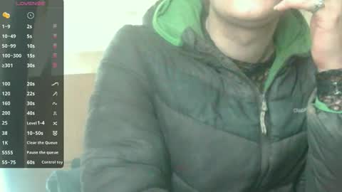 Snapshot of king_asa chatting on May 15, 11:28 am Aidan online show from May 15, 11:28 am