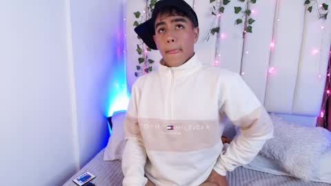 king  help me reach 100 likes online show from January 4, 2:56 am