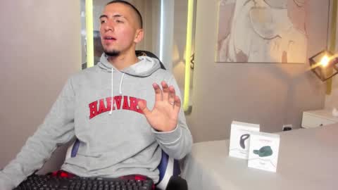 Snapshot of king_dante_ chatting on December 3, 7:44 pm King Dante online show from December 3, 7:44 pm