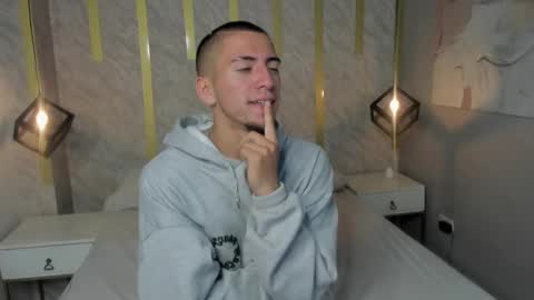 Snapshot of king_dante_ chatting on December 10, 8:27 pm King Dante online show from December 10, 8:27 pm