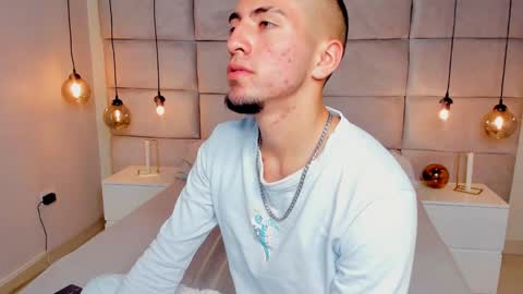 Snapshot of king_dante_ chatting on December 16, 8:05 pm King Dante online show from December 16, 8:05 pm
