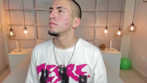 Snapshot of king_dante_ chatting on December 26, 8:11 pm King Dante online show from December 26, 8:11 pm