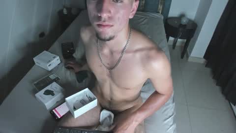 Snapshot of king_dante_ chatting on January 17, 1:36 am King Dante online show from January 17, 1:36 am