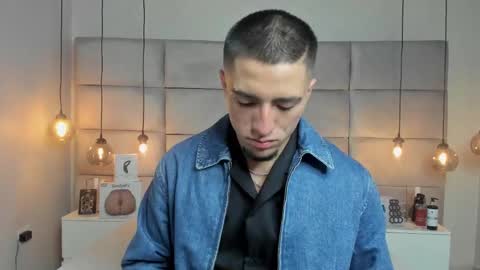 Snapshot of king_dante_ chatting on February 12, 9:54 pm King Dante online show from February 12, 9:54 pm