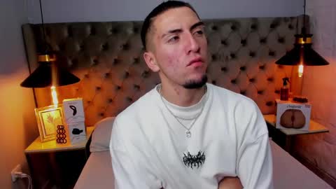 Snapshot of king_dante_ chatting on February 17, 9:19 pm King Dante online show from February 17, 9:19 pm