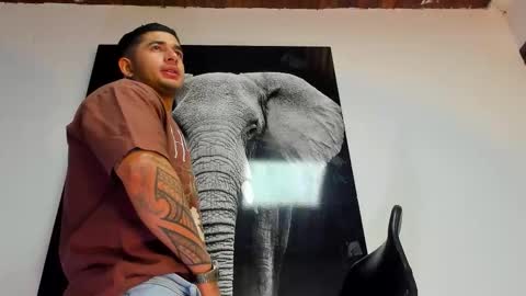 Angel Falconer online show from October 29, 2:47 am