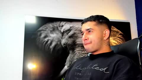 Angel Falconer online show from November 26, 3:18 am