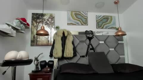 Snapshot of king_fitt_ chatting on January 28, 8:04 am HOT MEN BLACK online show from January 28, 8:04 am