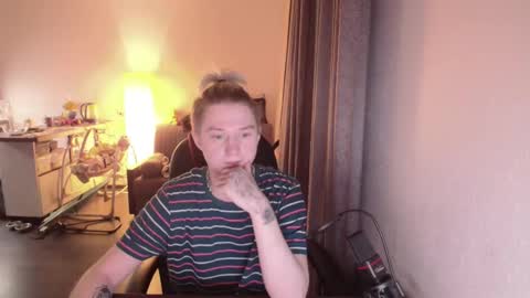 king_moris online show from December 3, 12:24 am