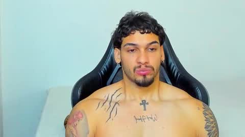 king_of_kings__ online show from February 19, 9:33 pm