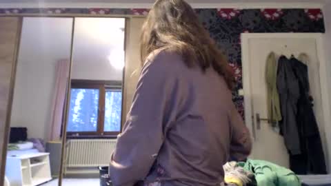 Snapshot of kingandprincess chatting on June 27, 9:20 pm sexysexyhotwetpinkredpussy online show from June 27, 9:20 pm