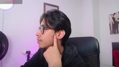 kingdanny_8 online show from January 9, 4:48 am