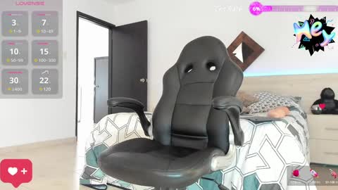 Snapshot of kinglatinlover chatting on January 1, 3:14 pm George Santos online show from January 1, 3:14 pm