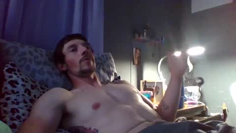 Snapshot of kinglee5150 chatting on October 13, 11:21 am kingqueenofthesouth318 online show from October 13, 11:21 am