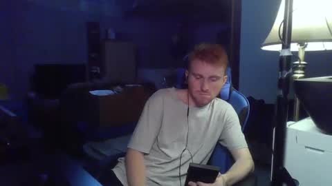 Snapshot of kingoffootfetish chatting on December 5, 6:43 am Master  King Tommy online show from December 5, 6:43 am