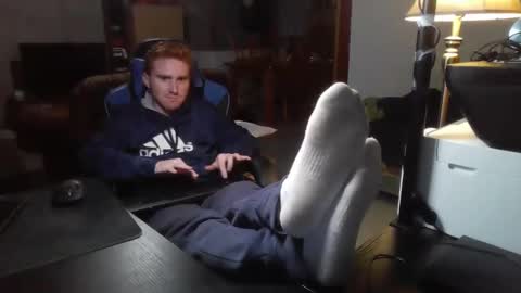 Snapshot of kingoffootfetish chatting on January 9, 8:13 am Master  King Tommy online show from January 9, 8:13 am