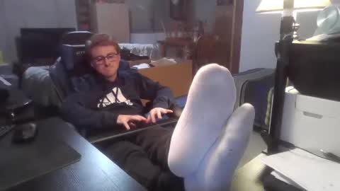 Snapshot of kingoffootfetish chatting on January 28, 3:57 pm Master  King Tommy online show from January 28, 3:57 pm
