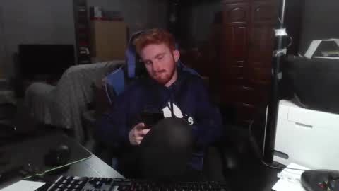Snapshot of kingoffootfetish chatting on February 26, 7:42 am Master  King Tommy online show from February 26, 7:42 am