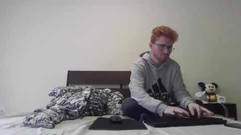 Snapshot of kingoffootfetish chatting on March 12, 3:40 pm Master  King Tommy online show from March 12, 3:40 pm