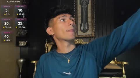  A L E X  online show from December 12, 7:19 am