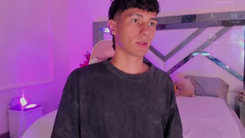  A L E X  online show from January 10, 4:44 am