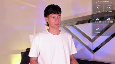  A L E X  online show from February 1, 8:39 am