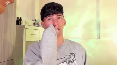  A L E X  online show from February 21, 3:45 am