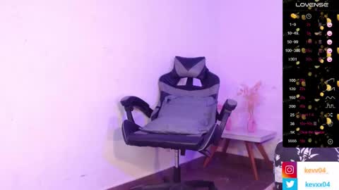  A L E X  online show from October 25, 4:42 am