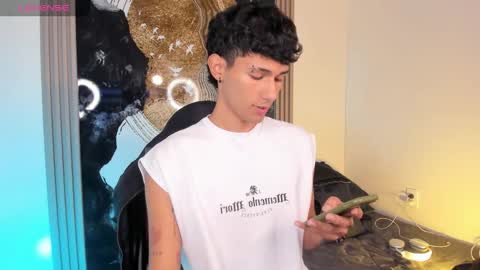  A L E X  online show from December 18, 5:24 am