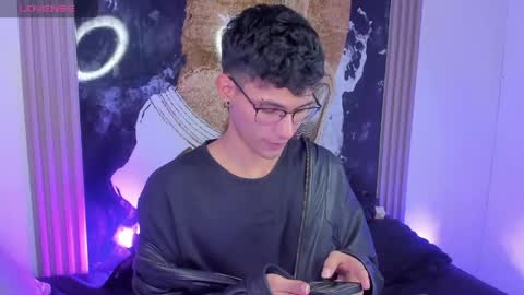  A L E X  online show from March 20, 1:32 am