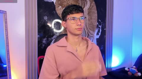  A L E X  online show from April 8, 3:39 am