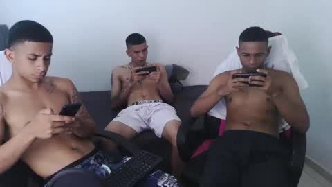 DOMINANT ALPHA KINGS online show from May 19, 6:14 pm